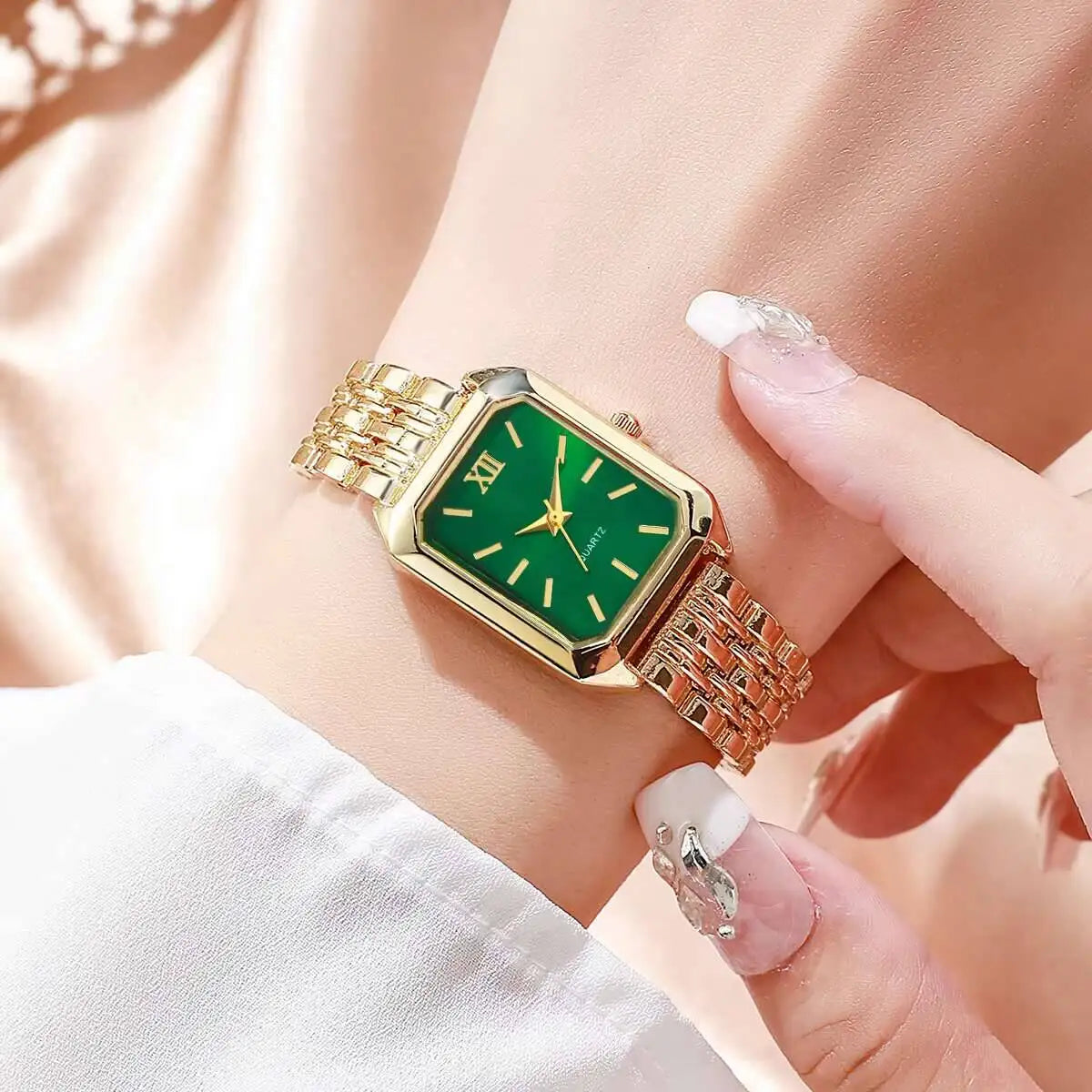 Orologio da donna con quadrante rettangolare, stile elegante e moderno, movimento al quarzo e design di lusso. Perfetto come regalo per ragazze, senza scatola.